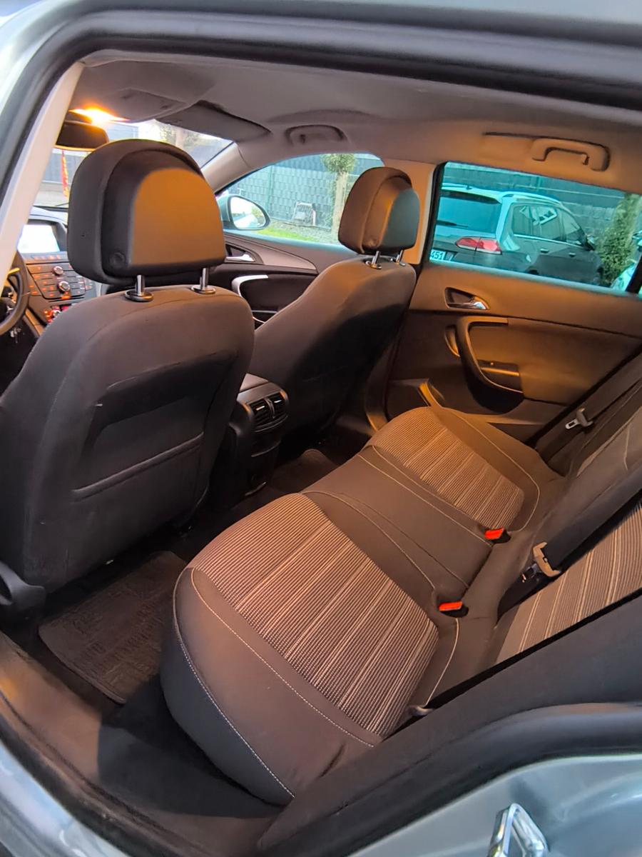 Opel Insignia 2011 — photo 7