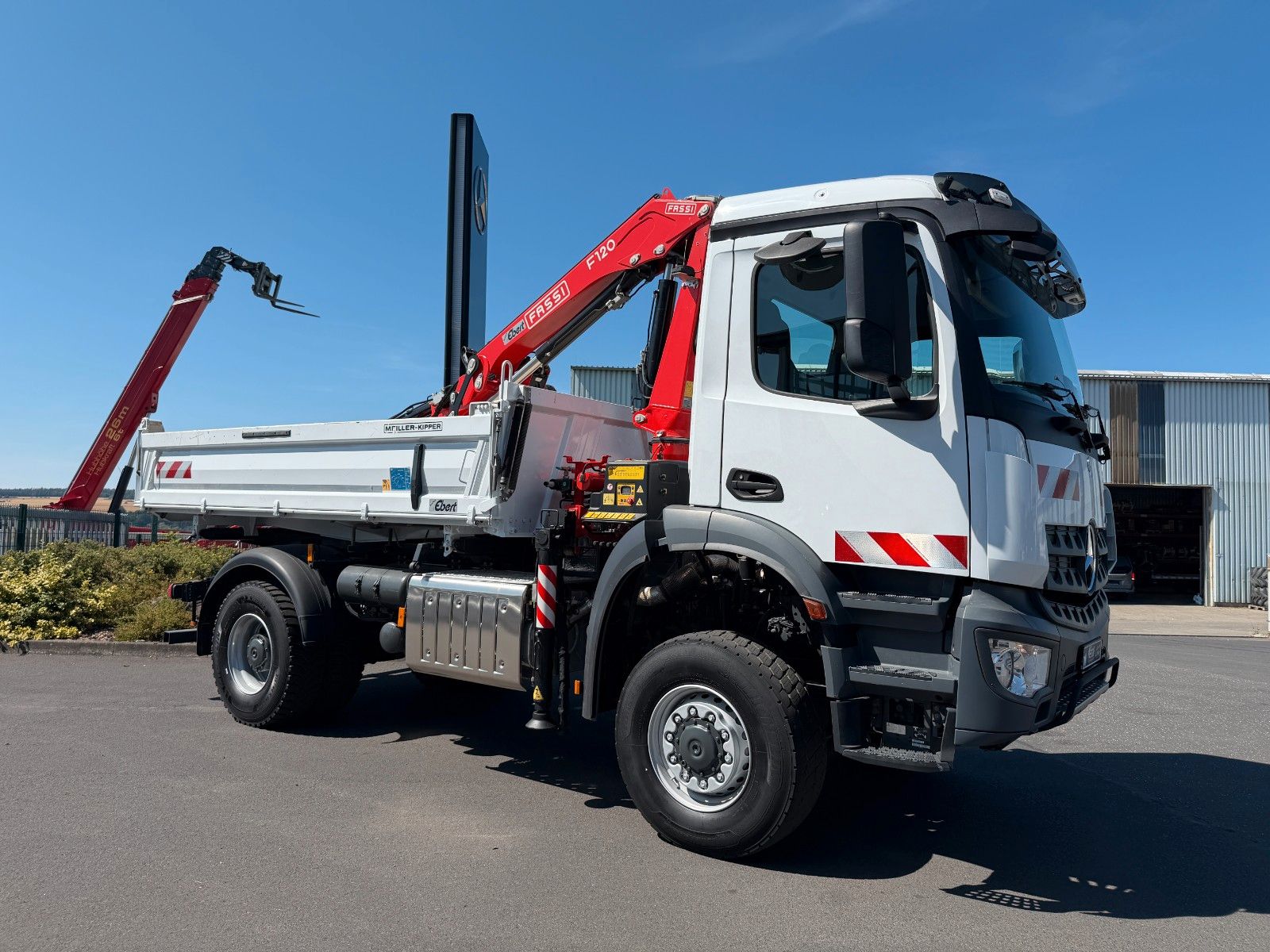 Fahrzeugabbildung Mercedes-Benz Arocs 1832 AK 4x4 Fassi F120B.1.23 E Funk 2xAHK