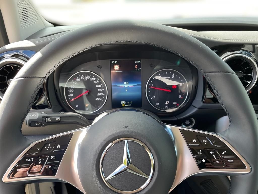Fahrzeugabbildung Mercedes-Benz T 180 d Edition Standard LED NAVI RFK, WinterP