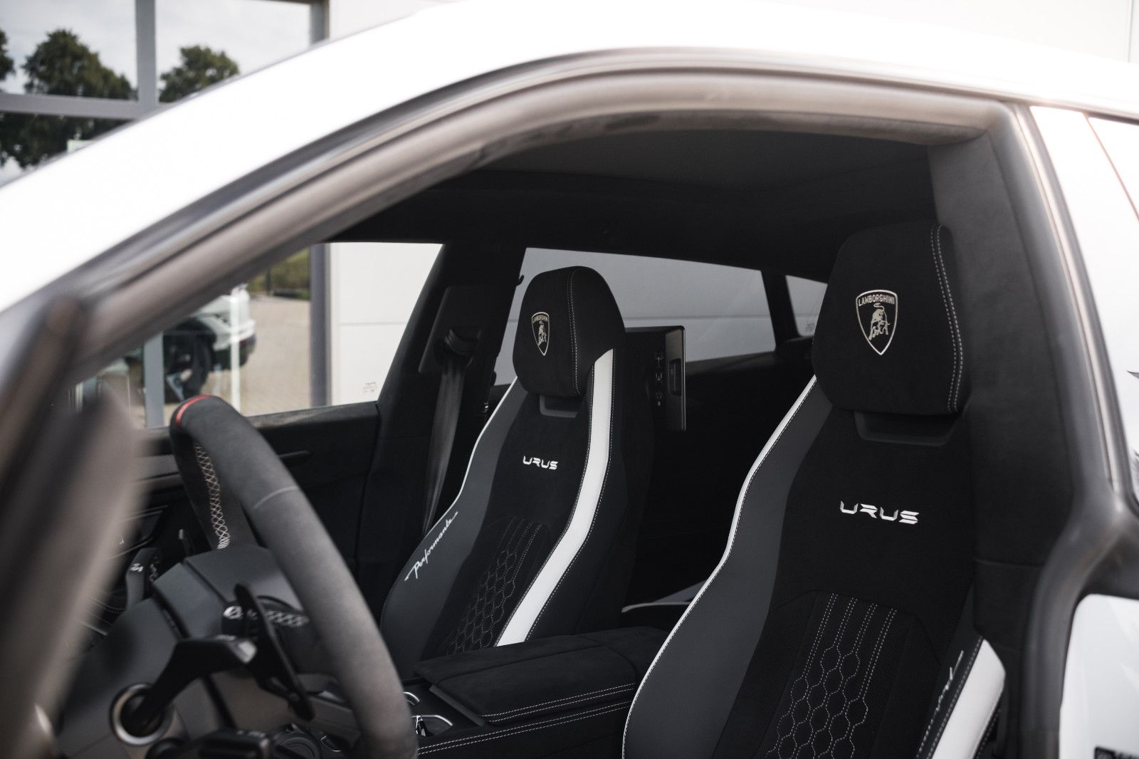 Fahrzeugabbildung Lamborghini Urus Performante, 3D B&O, ADAS, RearSeat, Pano