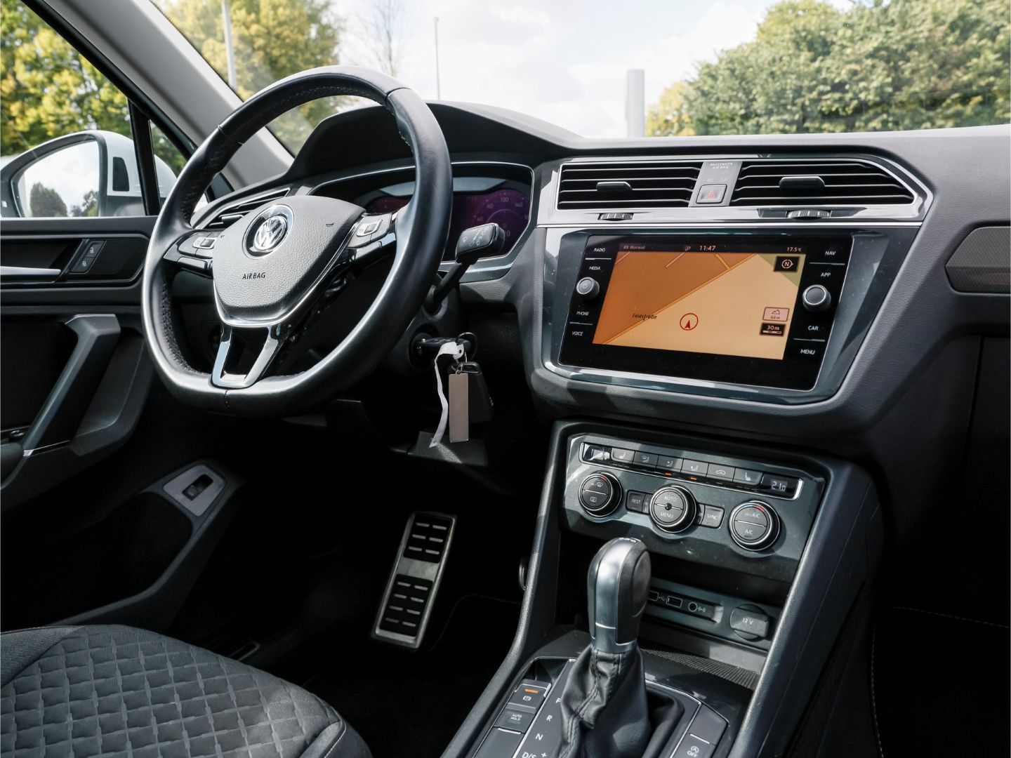 Volkswagen Tiguan JOIN 2.0 TSI DSG 4M PANO RFK SHZ AHK LED foto 4