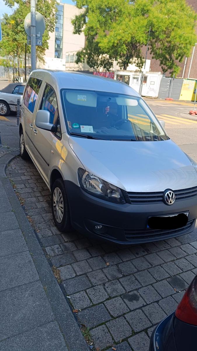 Volkswagen VW Caddy Team 1.6 TDI | 5-Sitzer | AHK | Kamera 