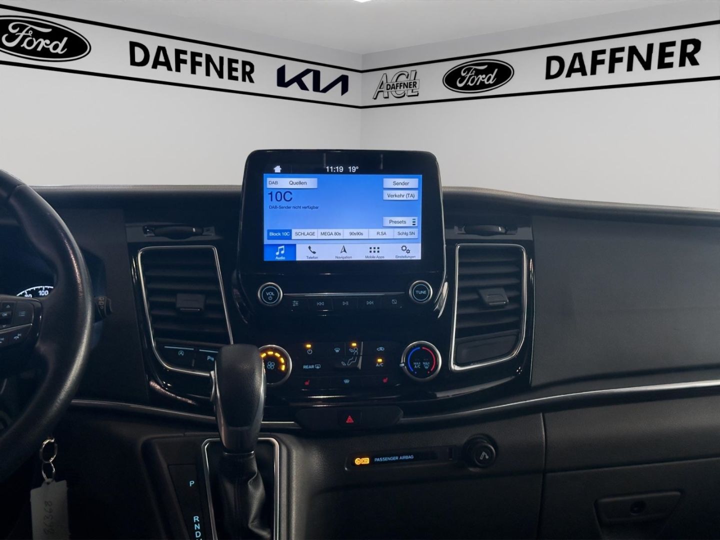 Fahrzeugabbildung Ford Tourneo Custom Transit Kombi 320 L2 Titanium