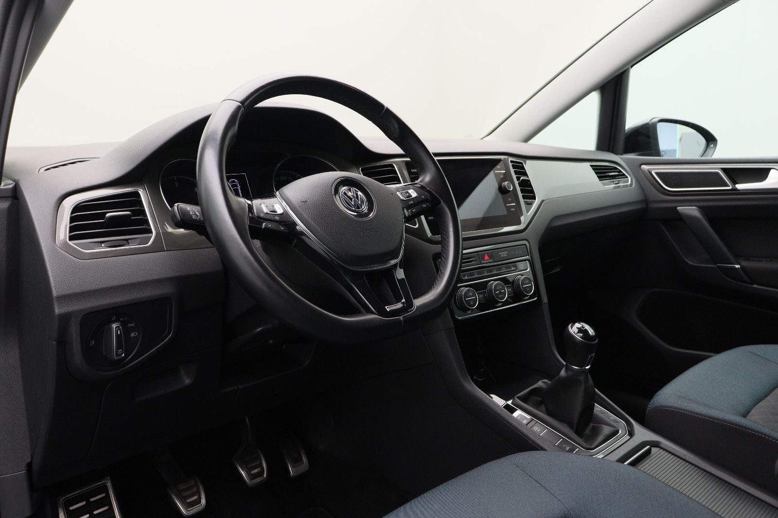 Fahrzeugabbildung Volkswagen Golf Sportsvan VII 1.6 Comfortline AHK IQ.DRIVE