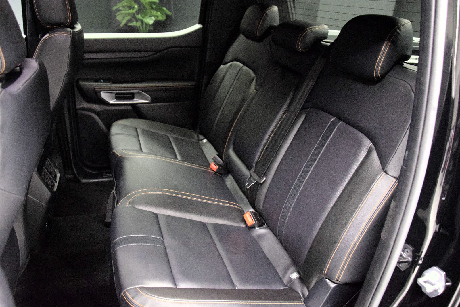 Fahrzeugabbildung Ford Ranger Wildtrak e-4WD Doppelkabine Automatik LED