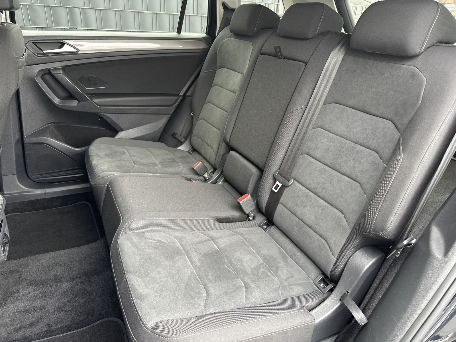 Fahrzeugabbildung Volkswagen Tiguan Allspace 2.0 TDI DSG Life NAV+LED+ACC+HUD