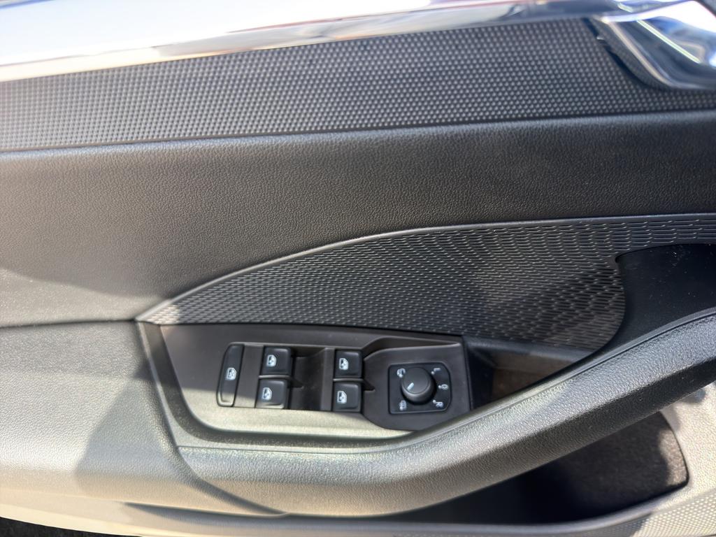 Skoda Octavia 2023 г. Чёрный, пробег 44741 км