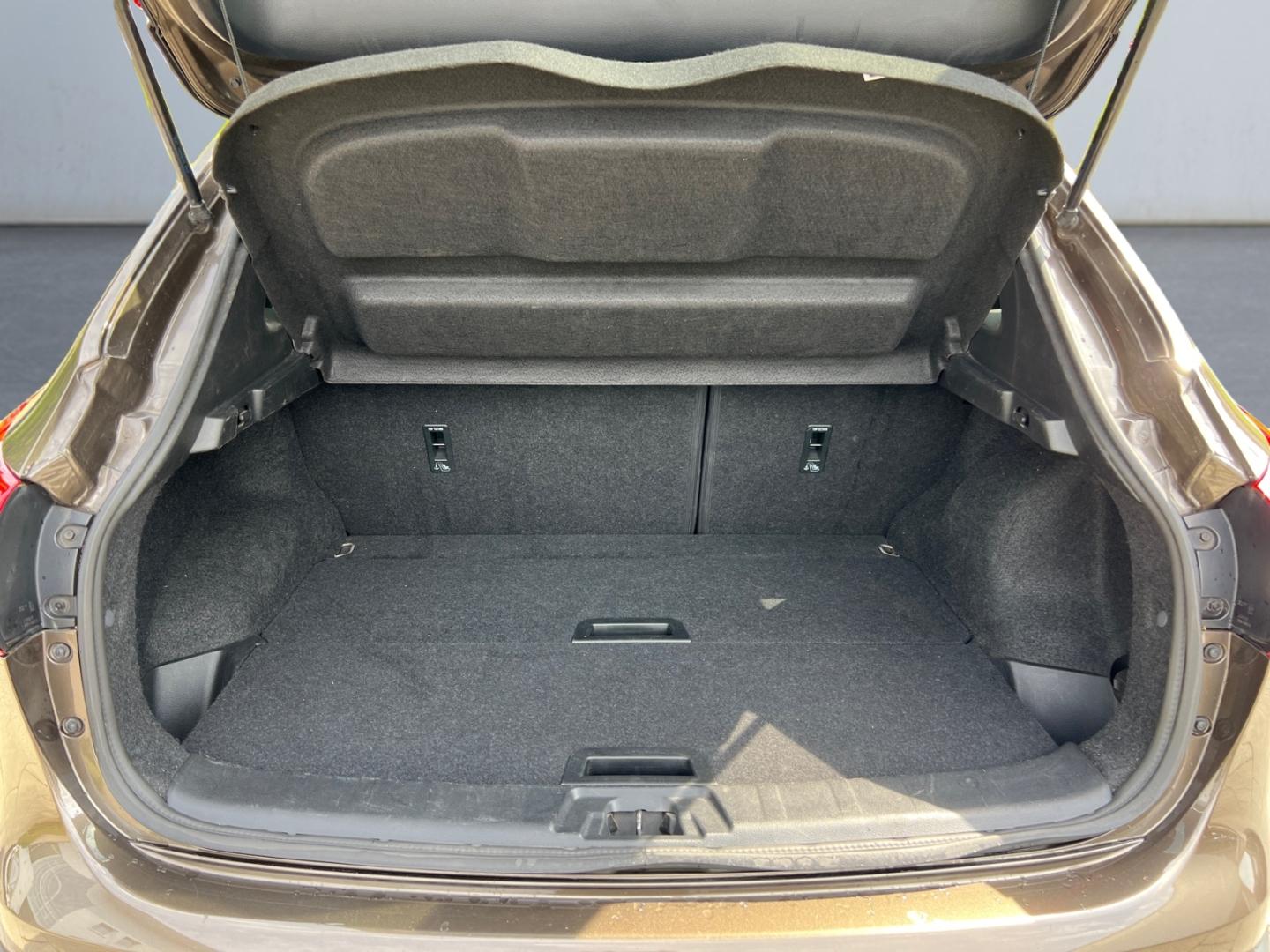 Nissan Qashqai 1.2 DIG-T N-Connecta *360°*NAVI*SHZ*PDC*