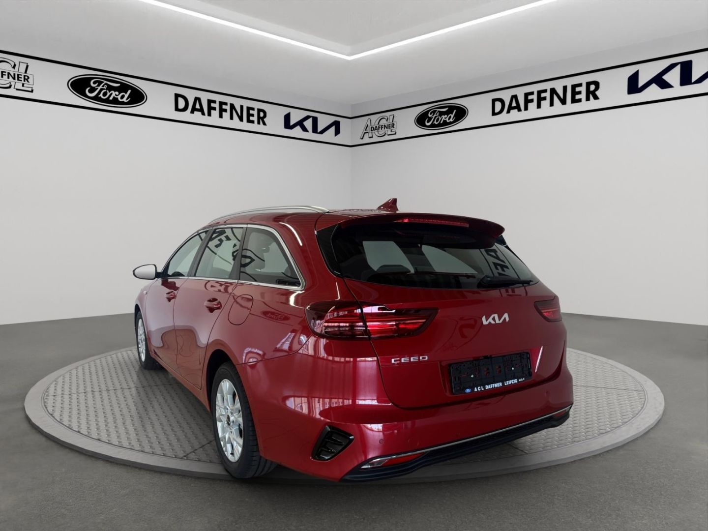 Fahrzeugabbildung Kia Ceed_sw Vision Kamera Tempomat Navigation DAB