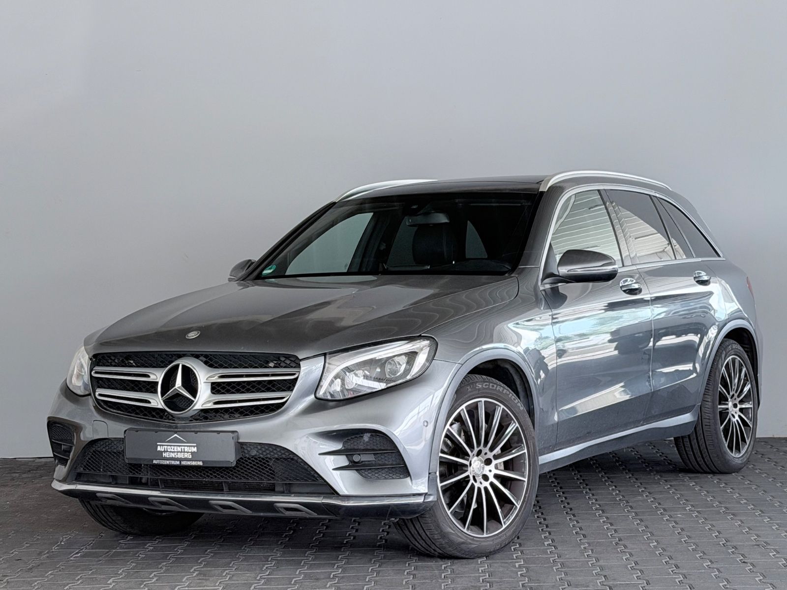 MERCEDES-BENZ GLC 250d 4Matic AMG Line PANO|LED|AHK