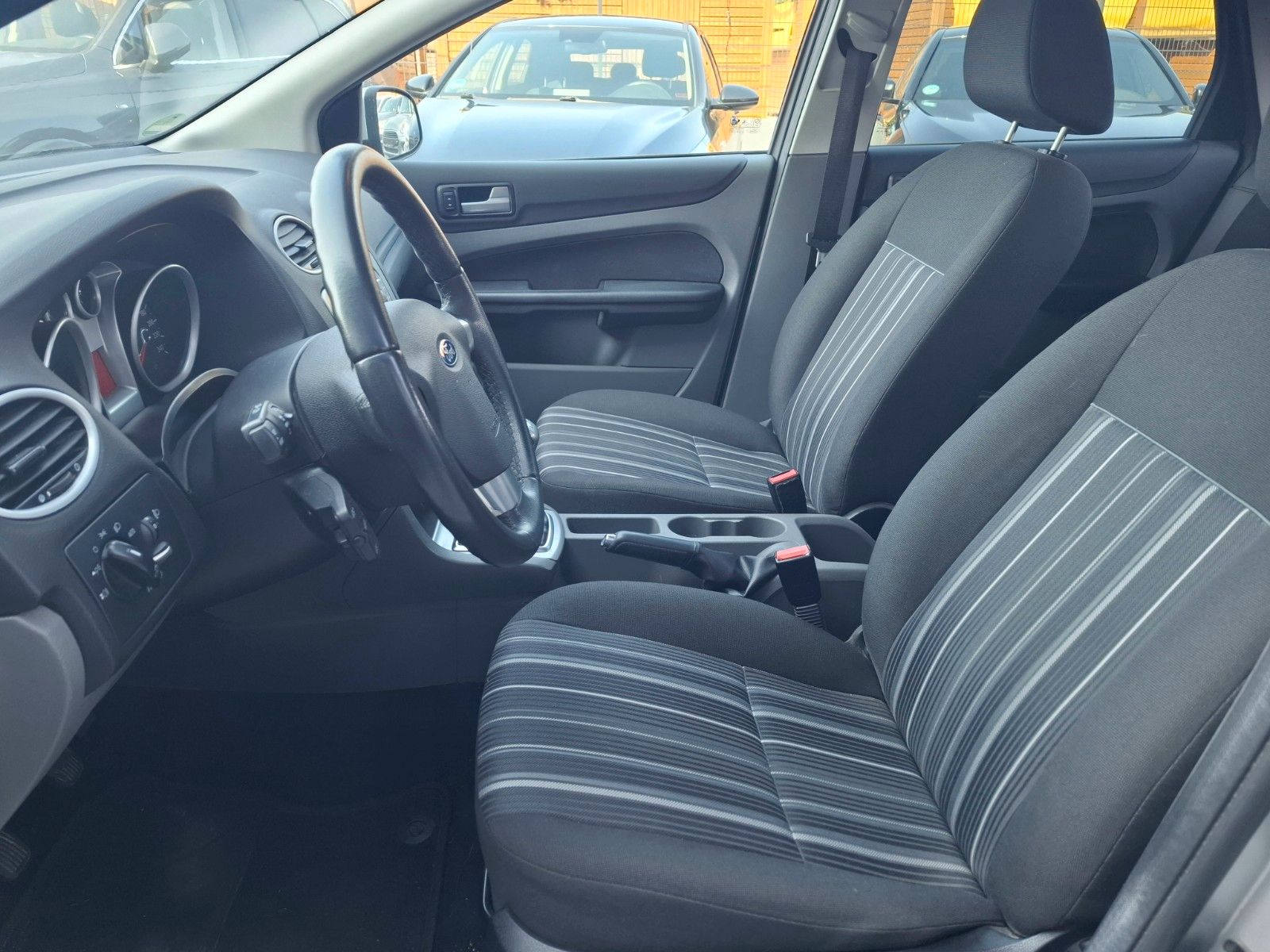 Fahrzeugabbildung Ford Focus Lim. Style