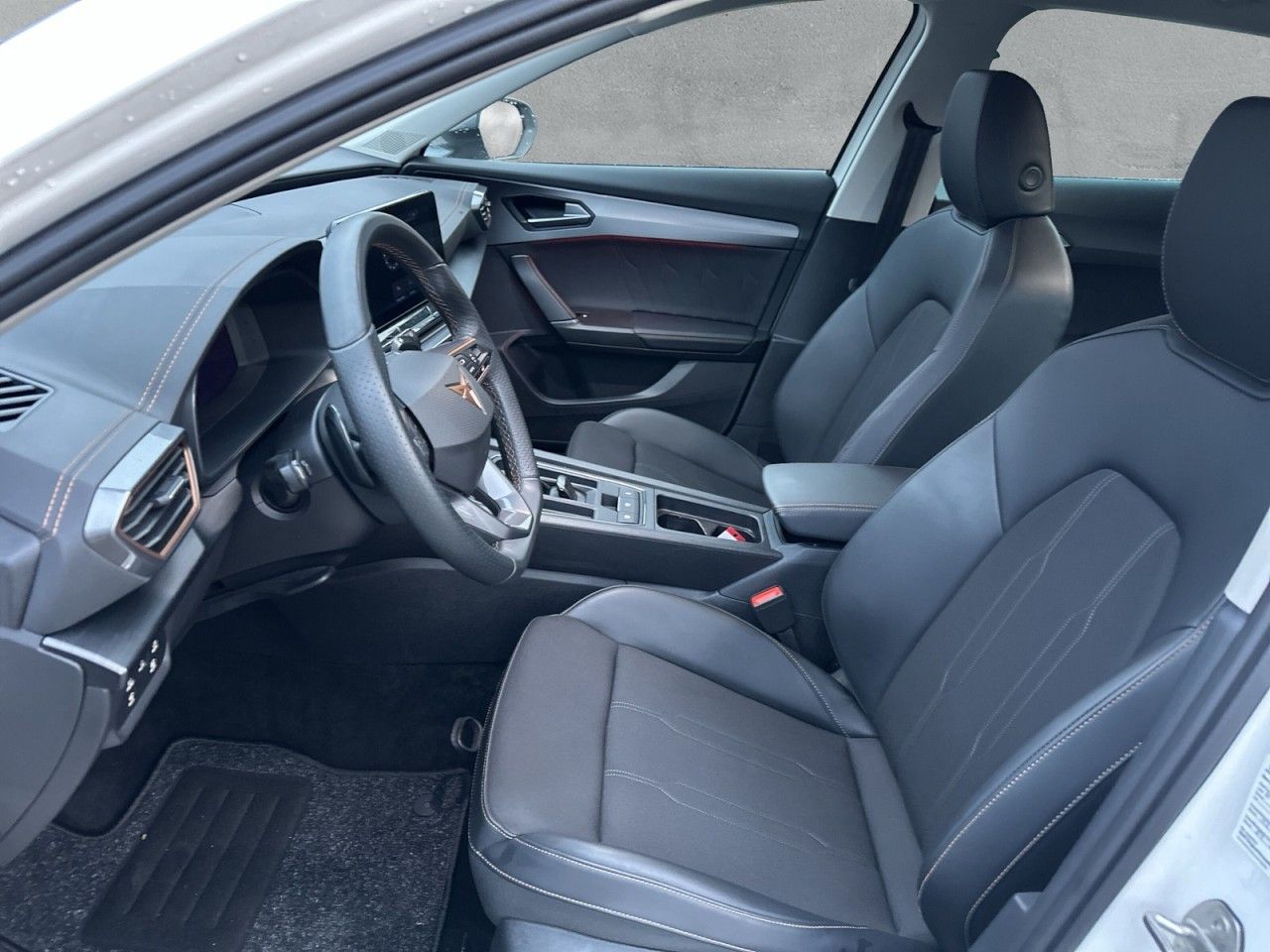 Fahrzeugabbildung CUPRA Formentor 1.4 e-HYBRID (204PS) - mit KI generiert/bearbeitet