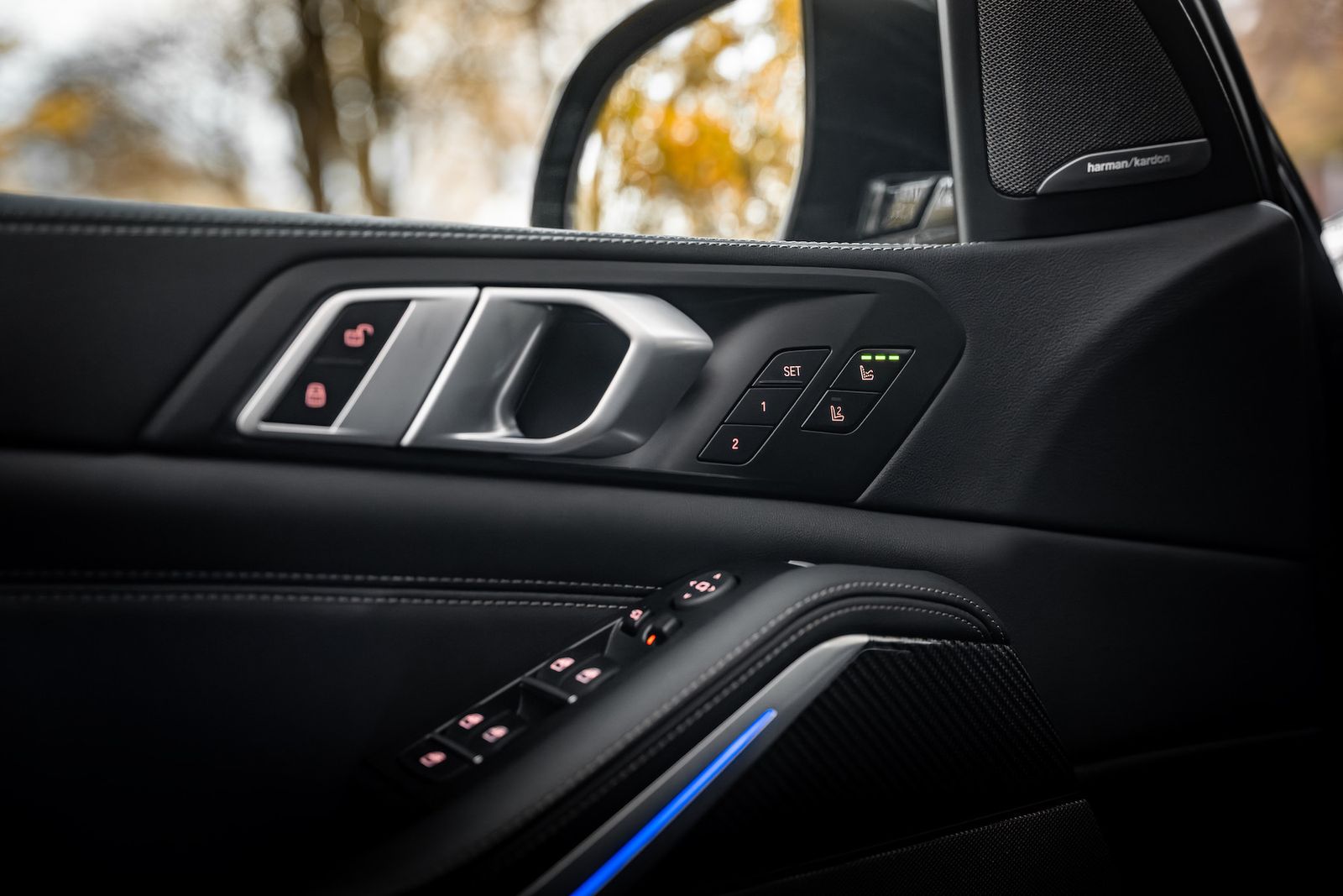 Fahrzeugabbildung BMW X5 40d xDrive M-SPORT PRO|AHK|CARBON|LUFT|ICONIC