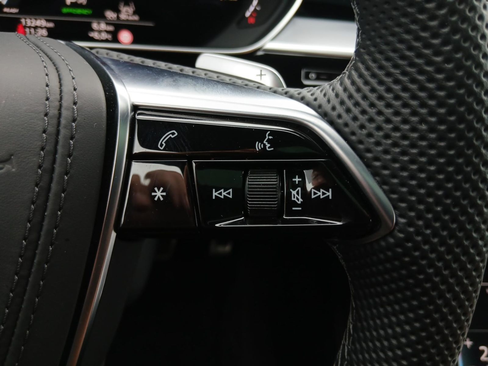 Audi A8 - Bild 24