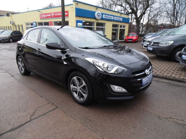 Hyundai i30 blue Trend/SHZ+LHZ/Temp./PDC/HU neu!