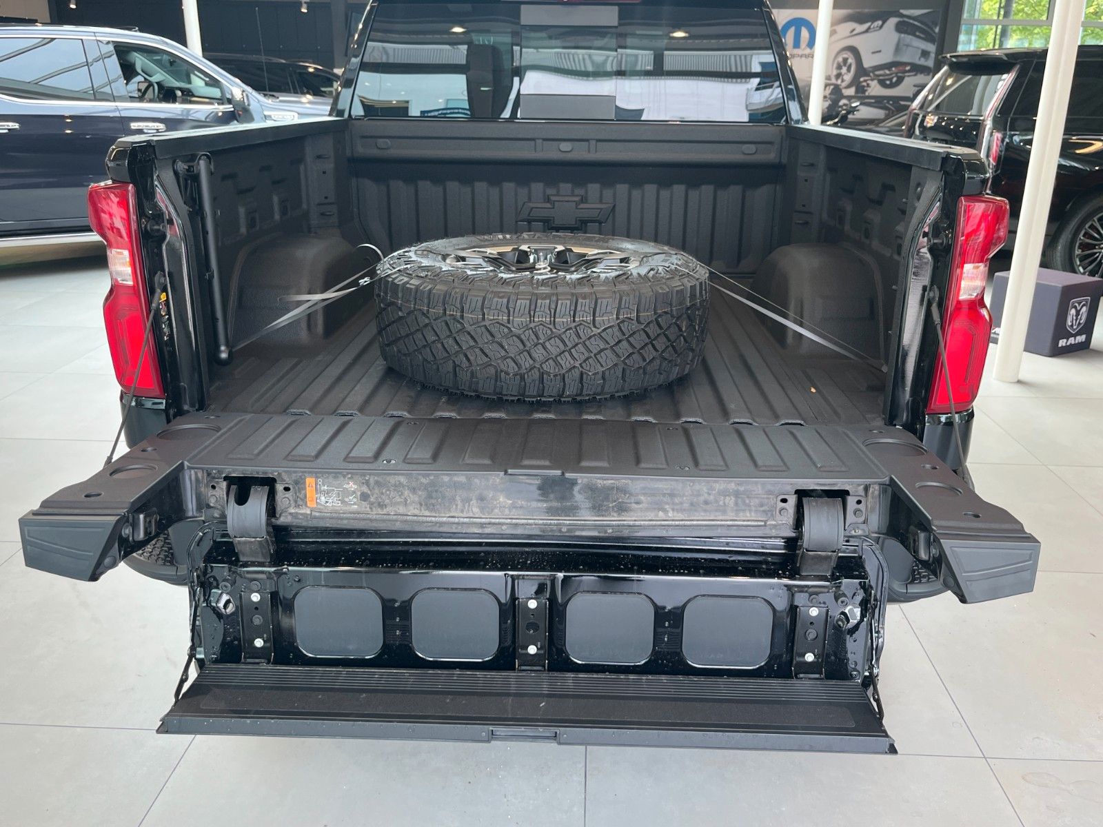Fahrzeugabbildung Chevrolet Silverado ZR2 V8 6.2*Head-Up*360°*Offroad*AHK