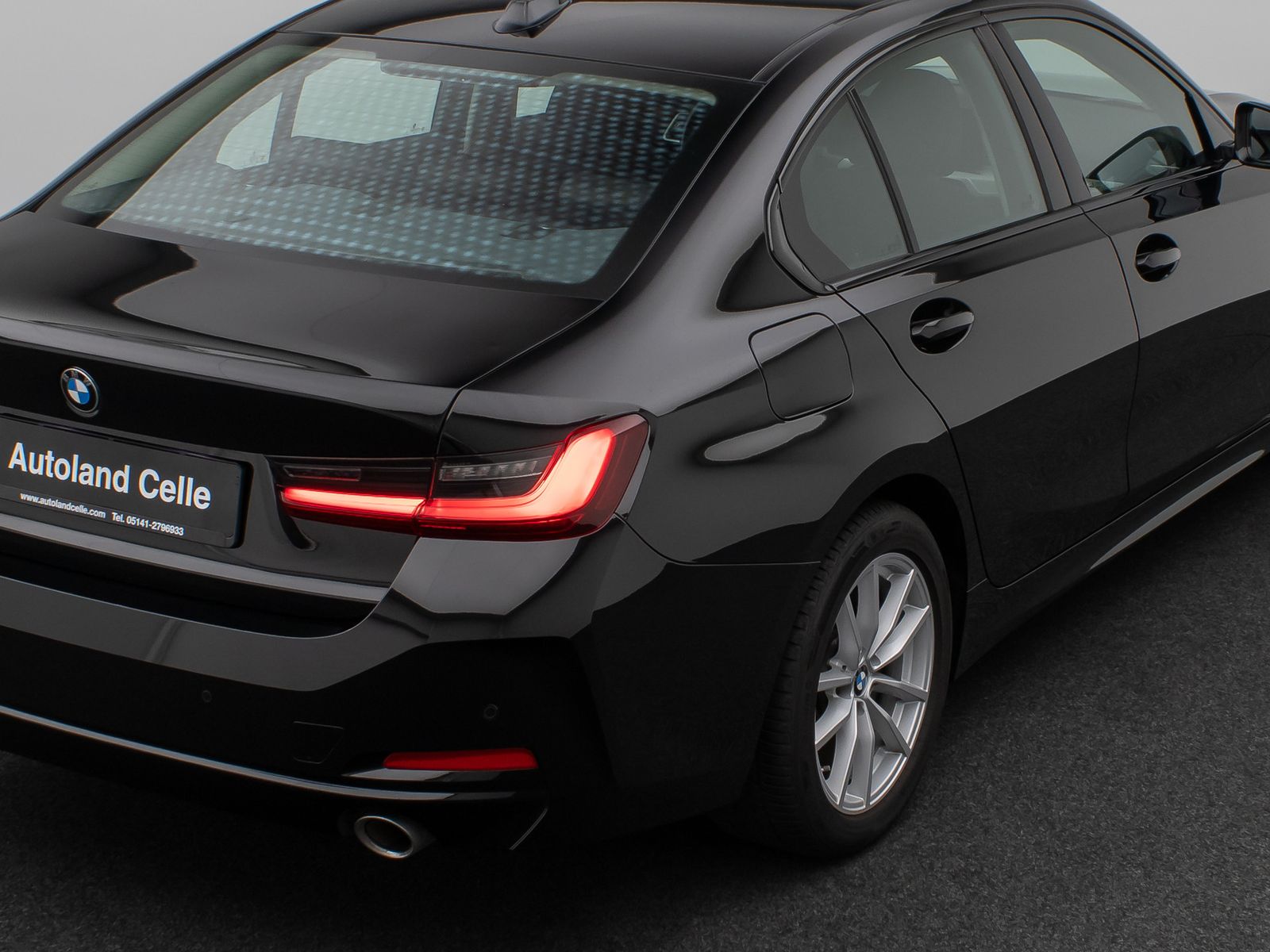 Fahrzeugabbildung BMW 318i DAB PDC Widscreen Geschwindigkeitsreg LED