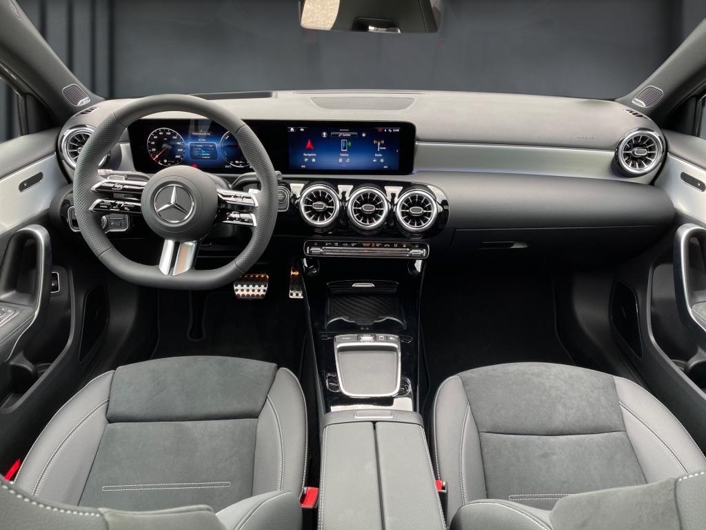 Mercedes-Benz A 250 e +AMG+Night+MBUX+PANO+KAMERA+AHK+HuD+SHZ