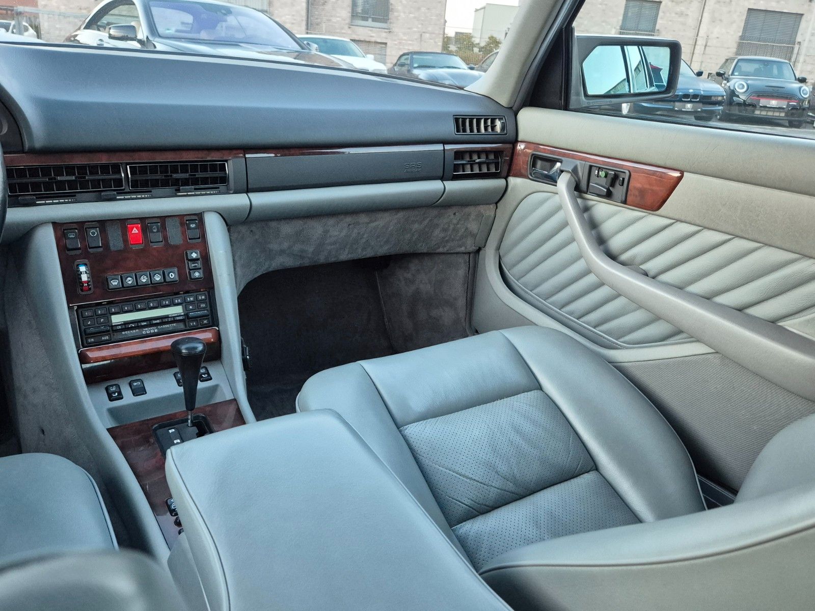 Fahrzeugabbildung Mercedes-Benz 560 SEL/Deutsch/Coupé Sitzanlage/Bestzustand