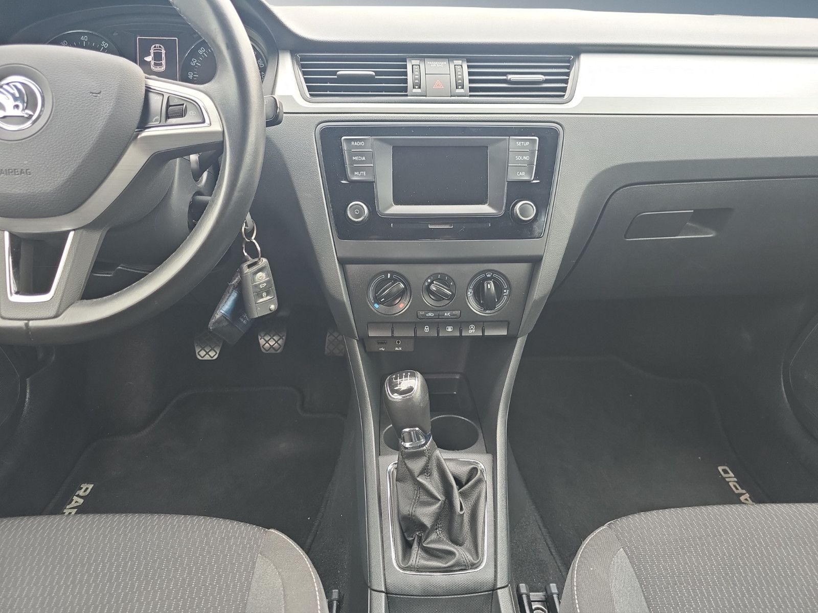 Fahrzeugabbildung SKODA Rapid Spaceback Ambition/KLiMA/PDC/TÜV NEU