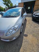 Toyota Auris Life+ 1,6 Benzin 83TKM - Toyota aus 2011