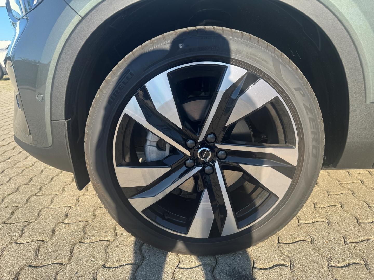 Volvo XC40 Ultra Dark 2WD B3 EU6e Digitales Cockpit Me