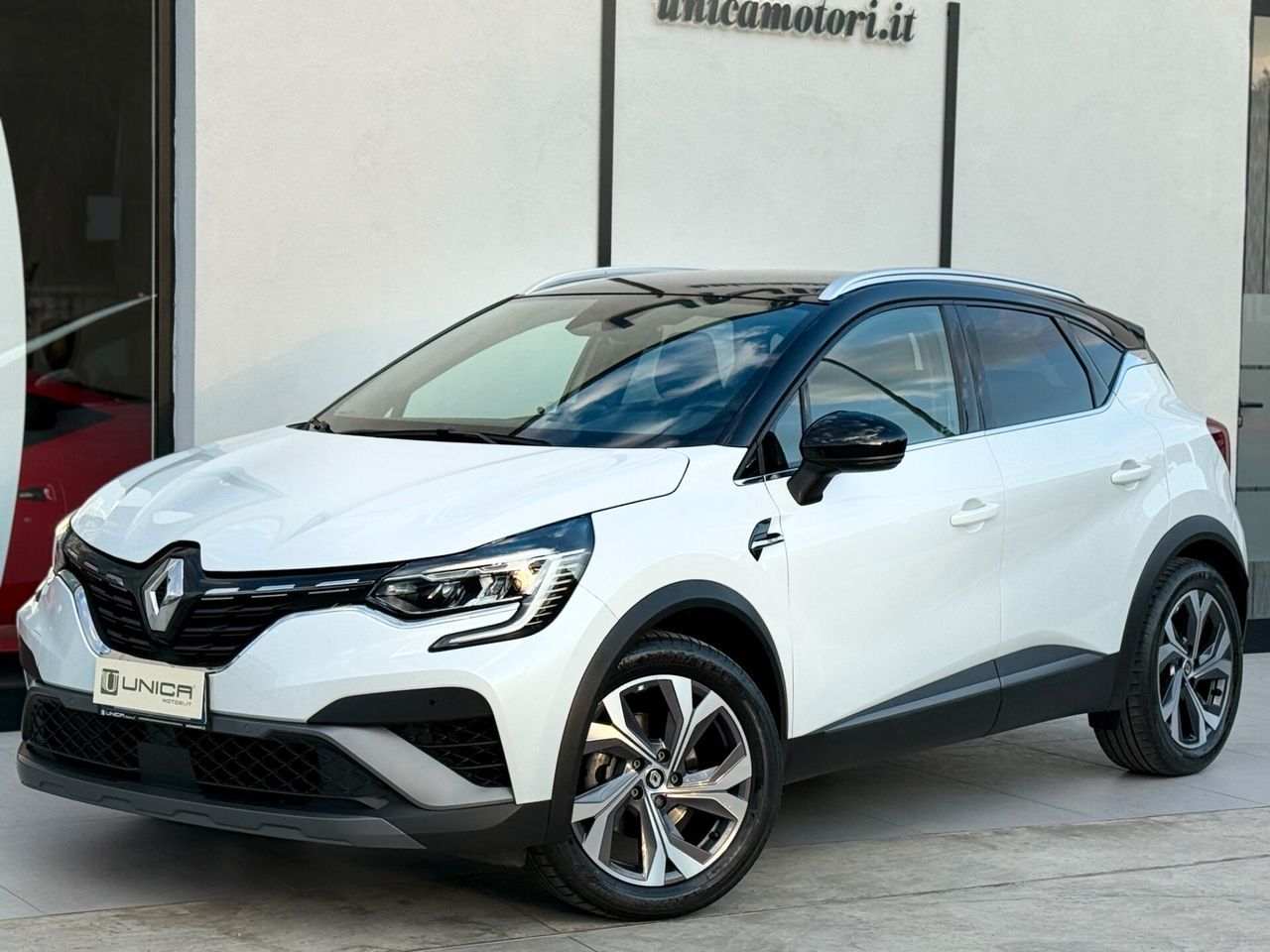 Renault Captur 1.6 Hybrid E-Tech 160 CV RS Line imagem 2