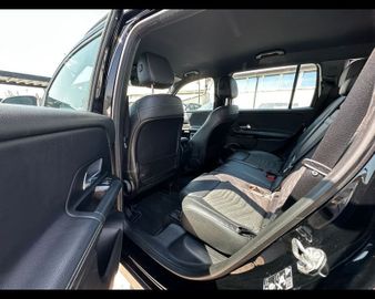 Mercedes GLB 180 - 4
