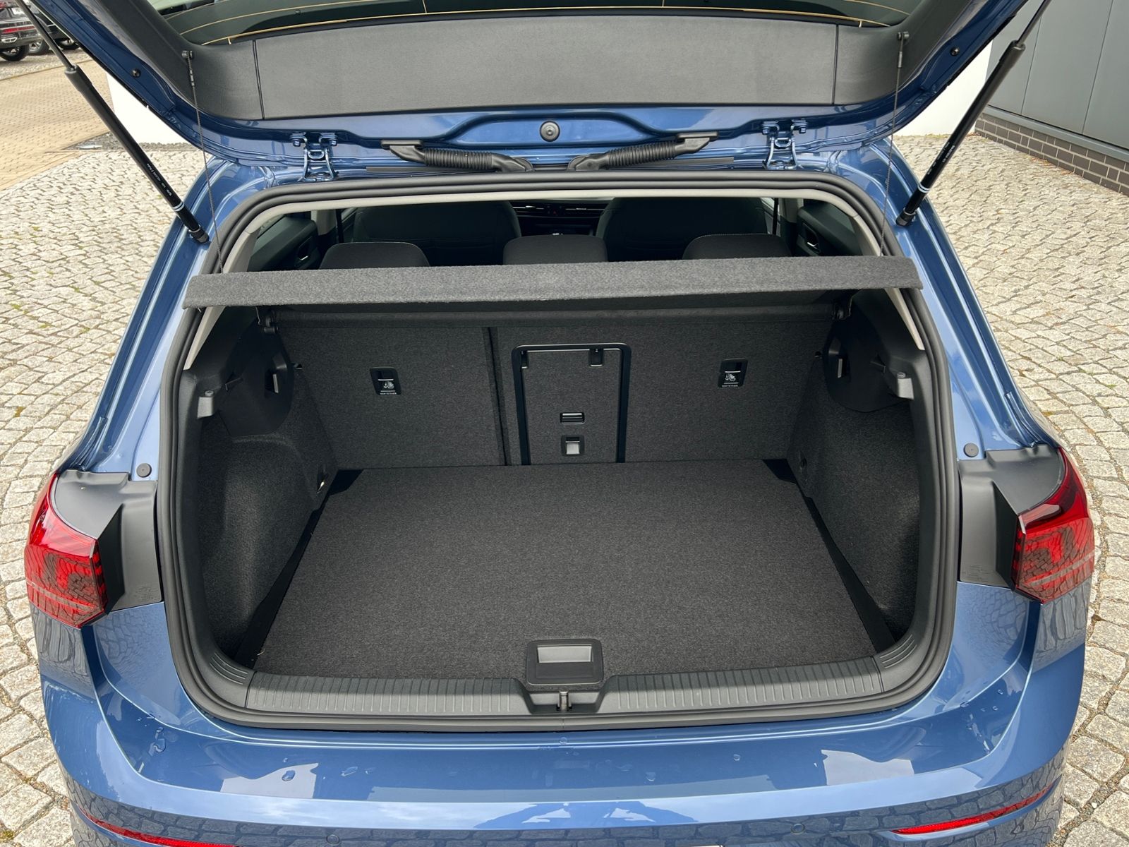Fahrzeugabbildung Volkswagen Golf VIII Goal 1.5 TSI *LED, Kamera, 17'-LM*