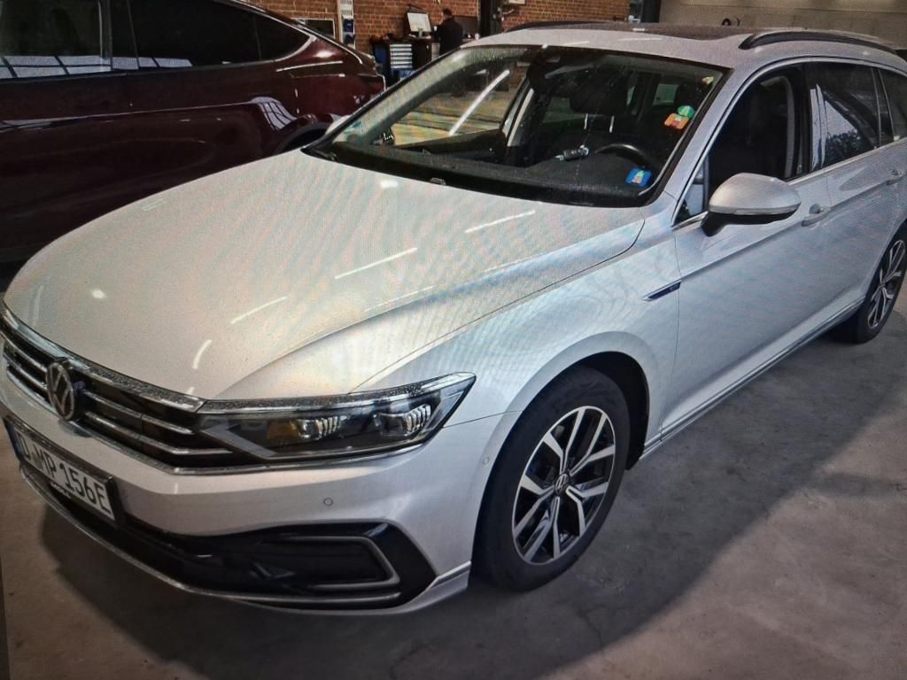 Volkswagen Passat Variant GTE PANO/LEDER/SHZ/VIRTUAL/AHK