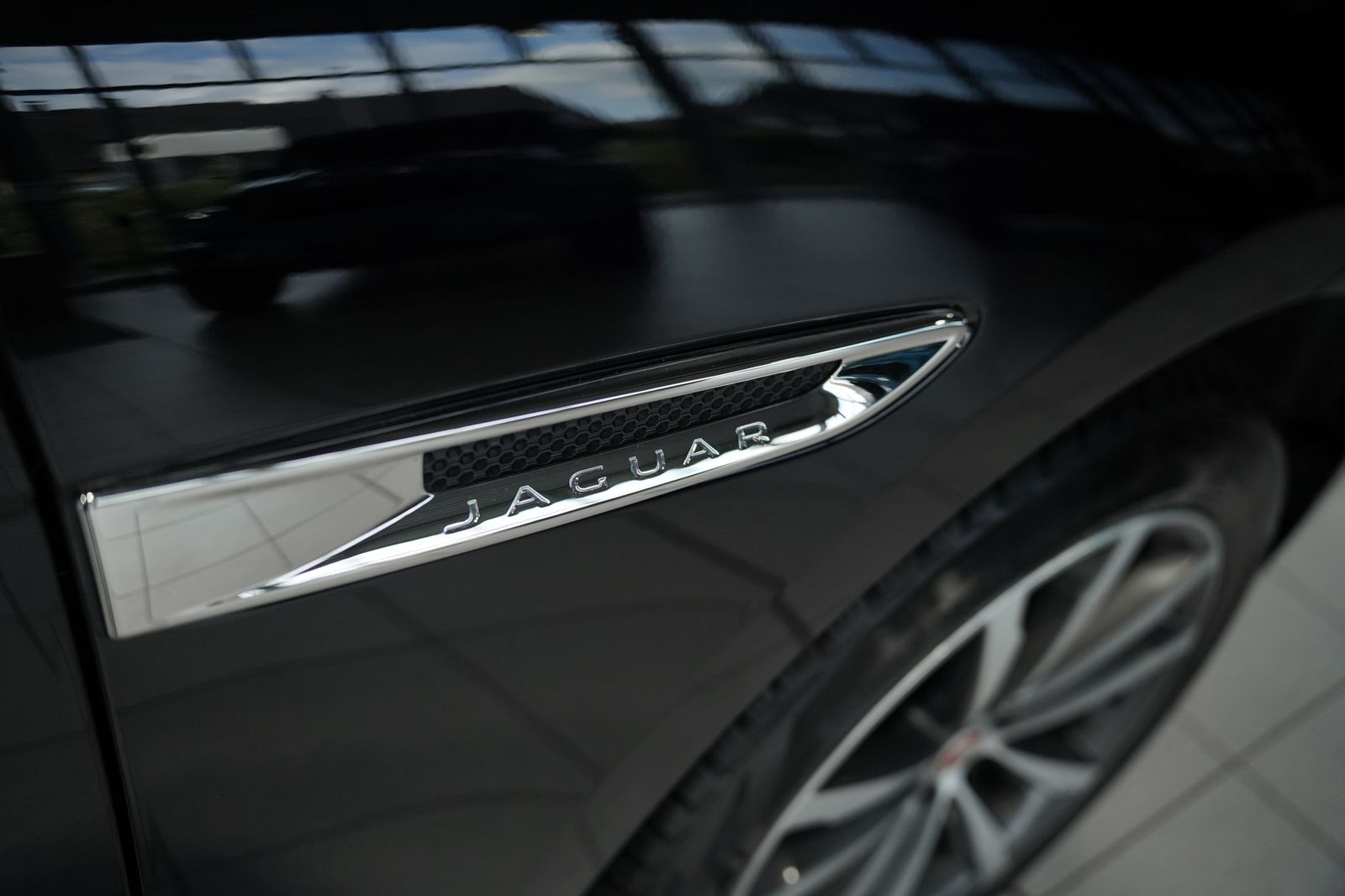 Jaguar F Pace