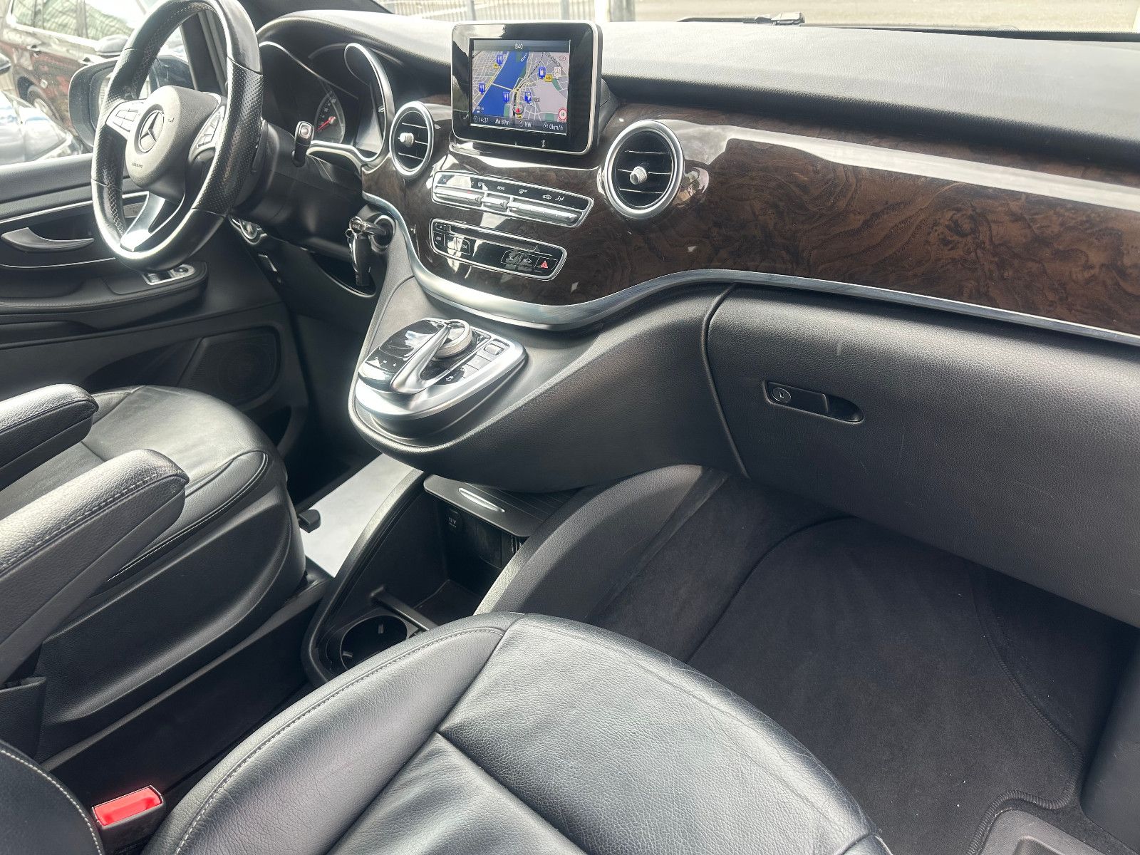 Fahrzeugabbildung Mercedes-Benz V 250d 4MATIC AVANTGARDE*AHK+EXTRA LANG