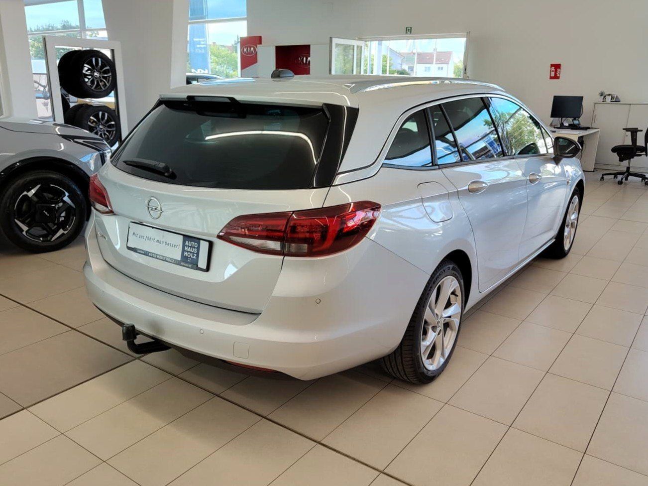 OPEL Astra  1.2 Turbo Sports Tourer Elegance Navi SHZ – Bild 4