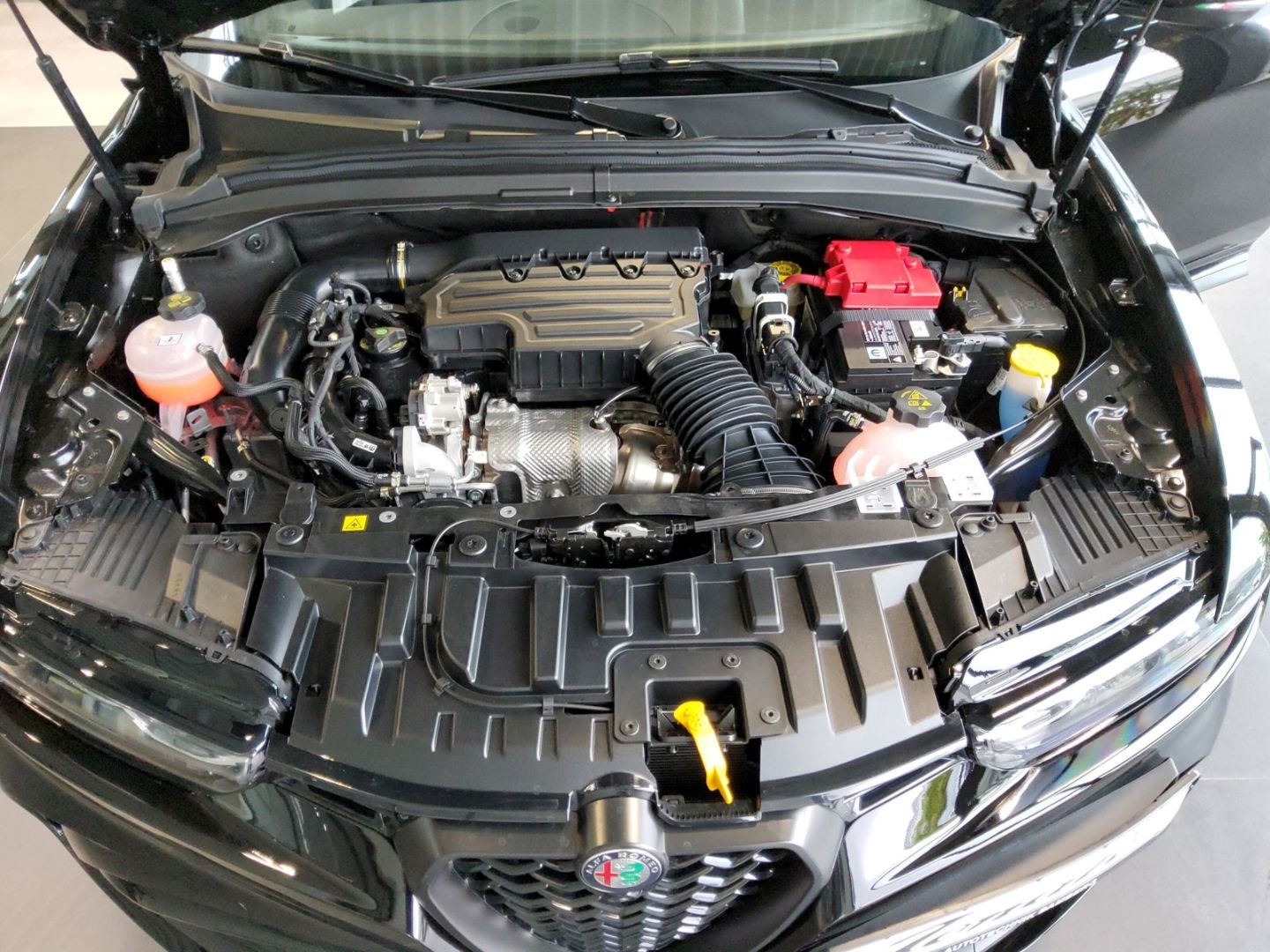 Fahrzeugabbildung Alfa Romeo Tonale Veloce SHZ, LHZ, Navi, 360°, Tech Paket,