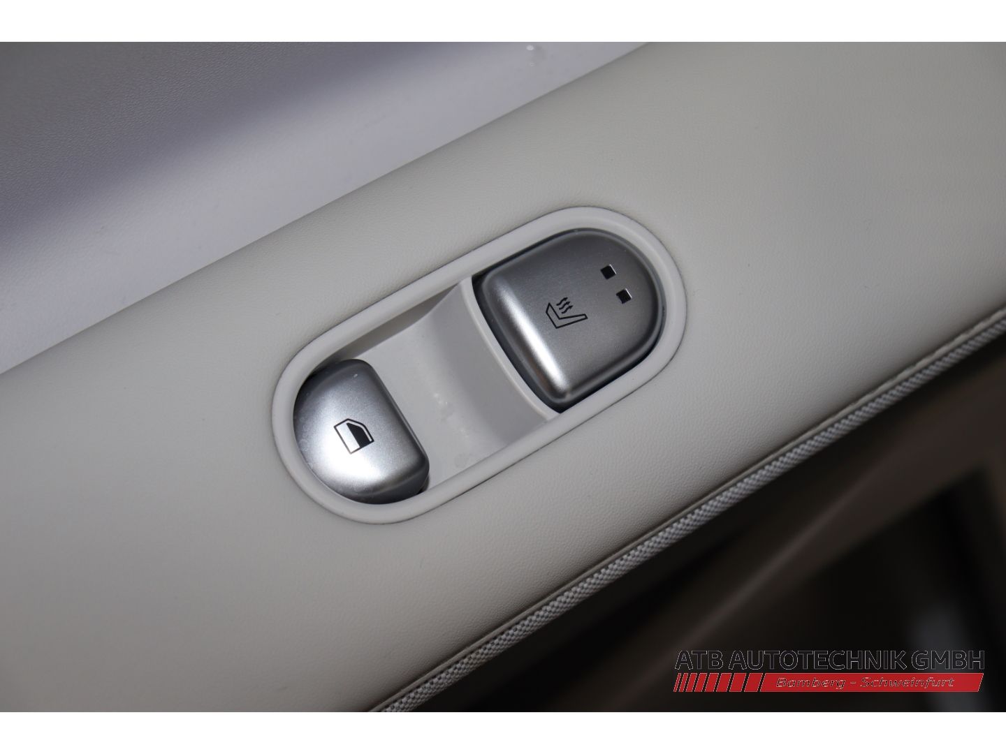Fahrzeugabbildung Hyundai IONIQ 5 77,4 kWh UNIQ 4WD 98,9% SOH HUD Navi Sou