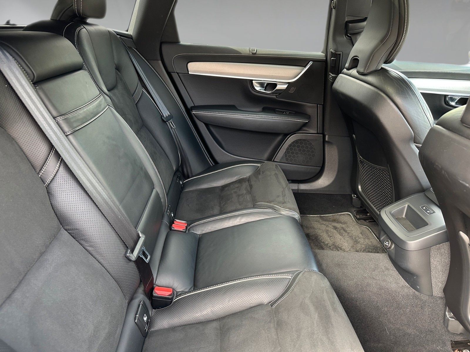 Volvo V90 Kombi R Design – Bild 10