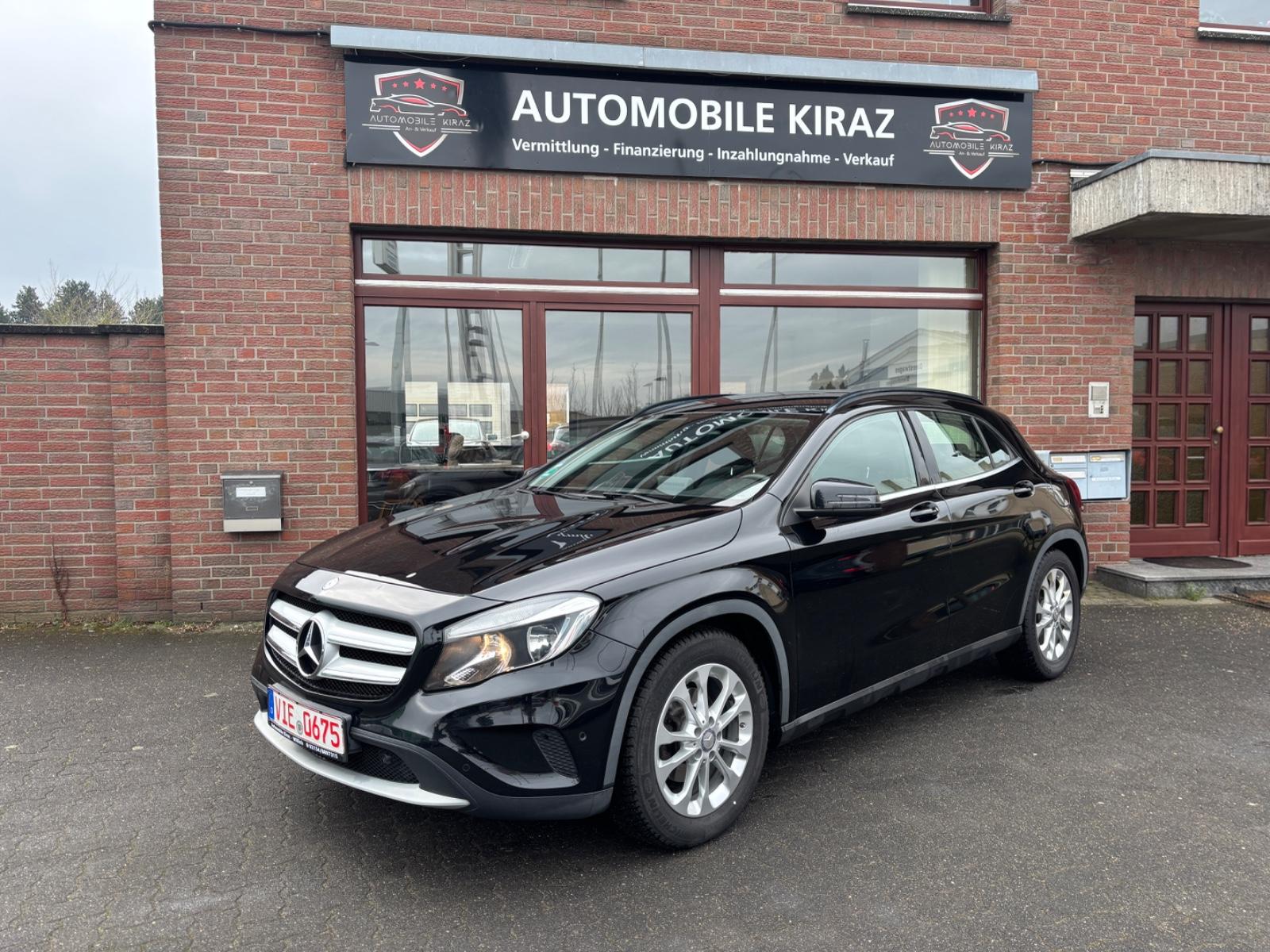 Mercedes-Benz GLA 200 CDI / d SHZ PDC TEMP KAMERA AHK NAVI