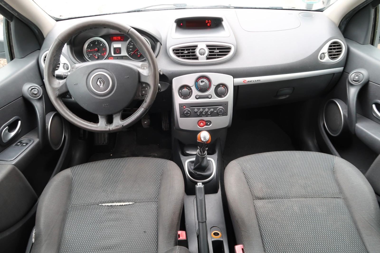 Renault Clio 2009 — photo 16