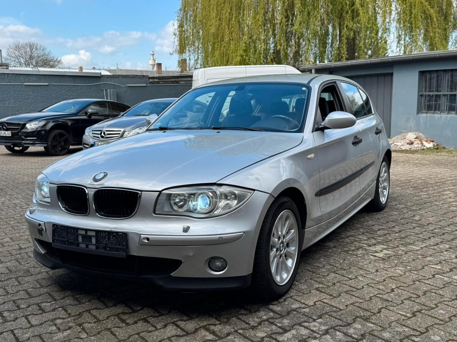 BMW 118i Limousine Tempomat/SHZ/AC/XENON