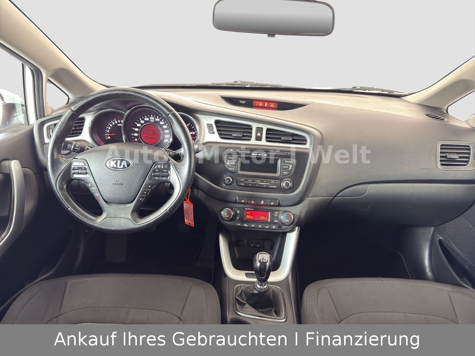 Fahrzeugabbildung Kia Ceed FIFA World Cup Edition ALU/SHZ/LKRDHZ/KLIMA