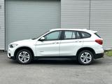 BMW X1 sDrive 18i Advant. *Navi*Kamera*AHK*Garantie* - gebrauchte SUV & Geländewagen