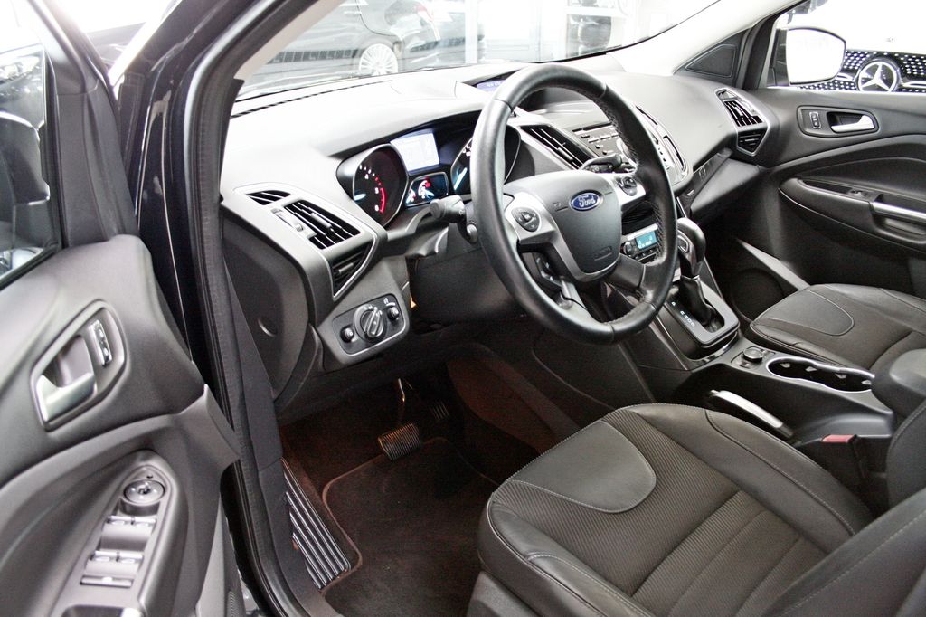 Ford Kuga 4x4  AHK BI XENON KAMERA NAVI 2.BESITZ