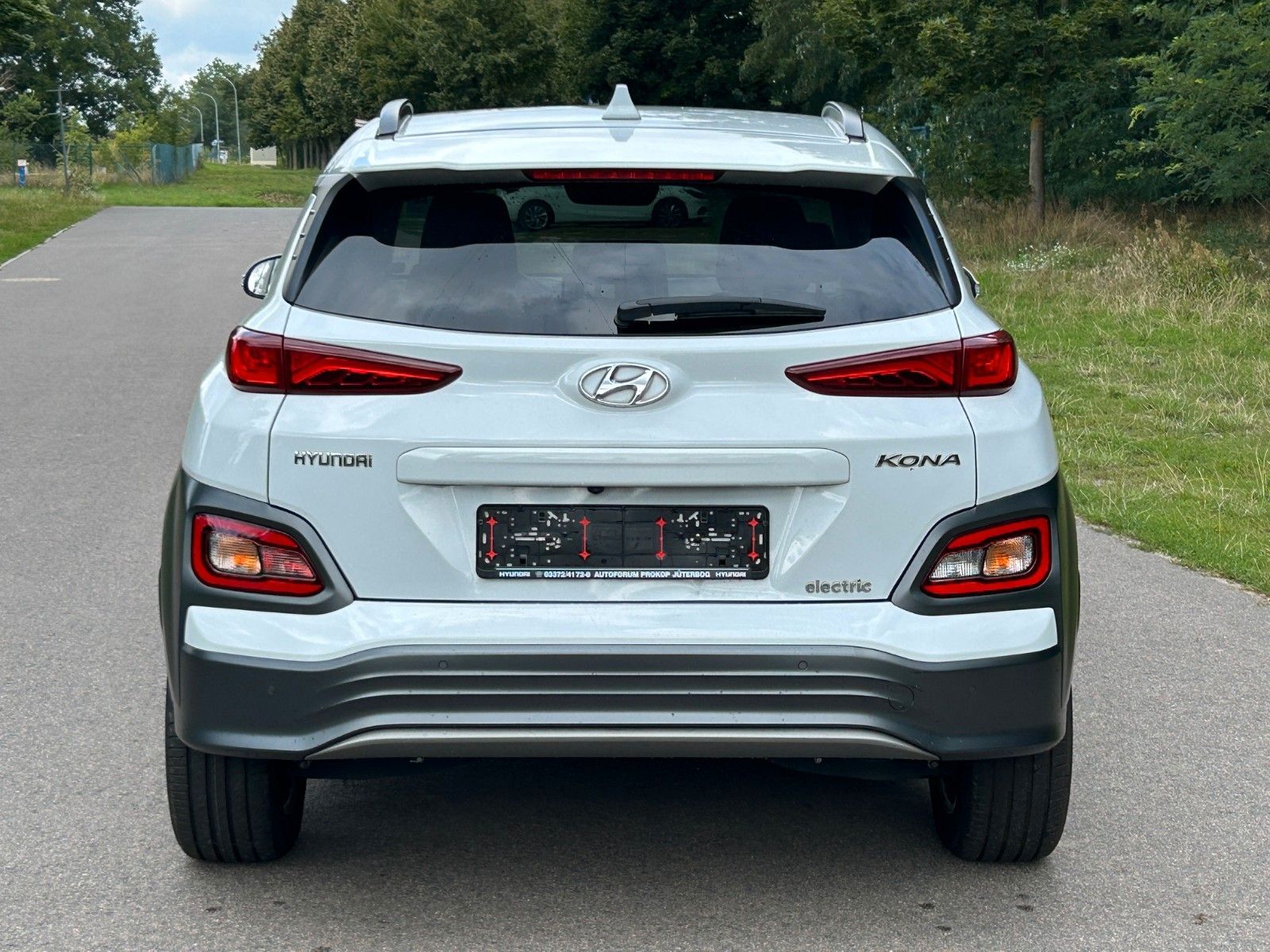Fahrzeugabbildung Hyundai KONA EV Style 150 kW *RW449KM*SHZ*LED*RFKamera*