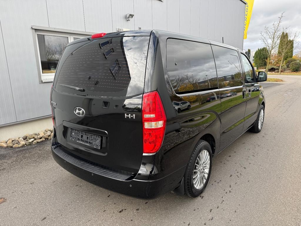 Hyundai H-1 Starex