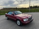 Mercedes-Benz E220Cabrio Sportline Automatik-Leder Top Zustand - Mercedes-Benz E 220 mit Benzin-Antrieb: Automatik