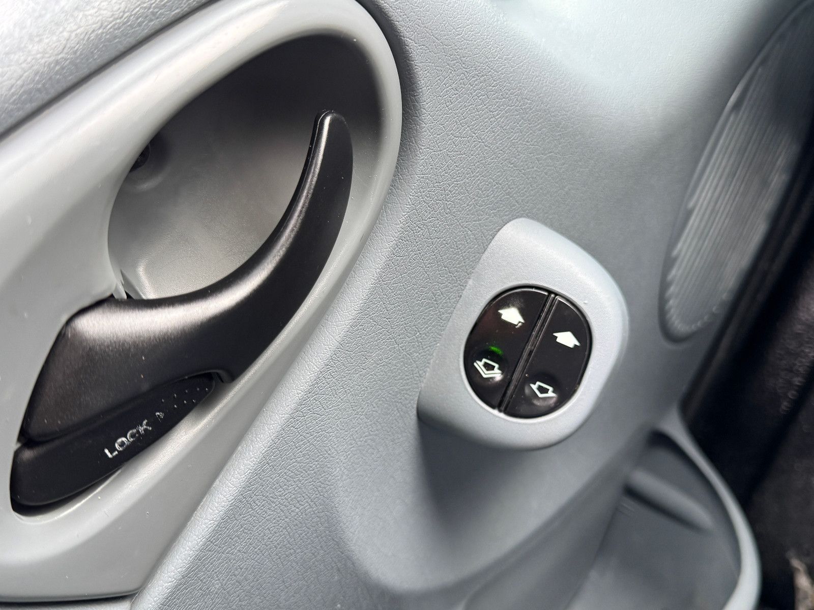 Fahrzeugabbildung Ford Transit Kasten FT 350 HOCH & LANG KLIMA H.REGALE