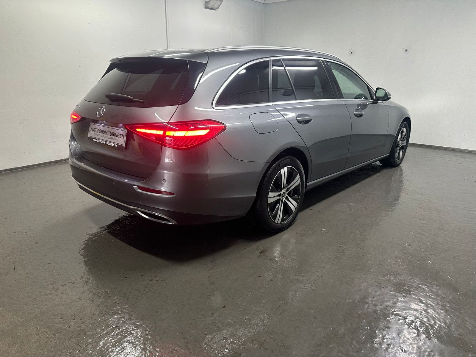 Fahrzeugabbildung Mercedes-Benz C 300 e T Autom.*LED*KAMERA*DISTRO*AMBILIGHT