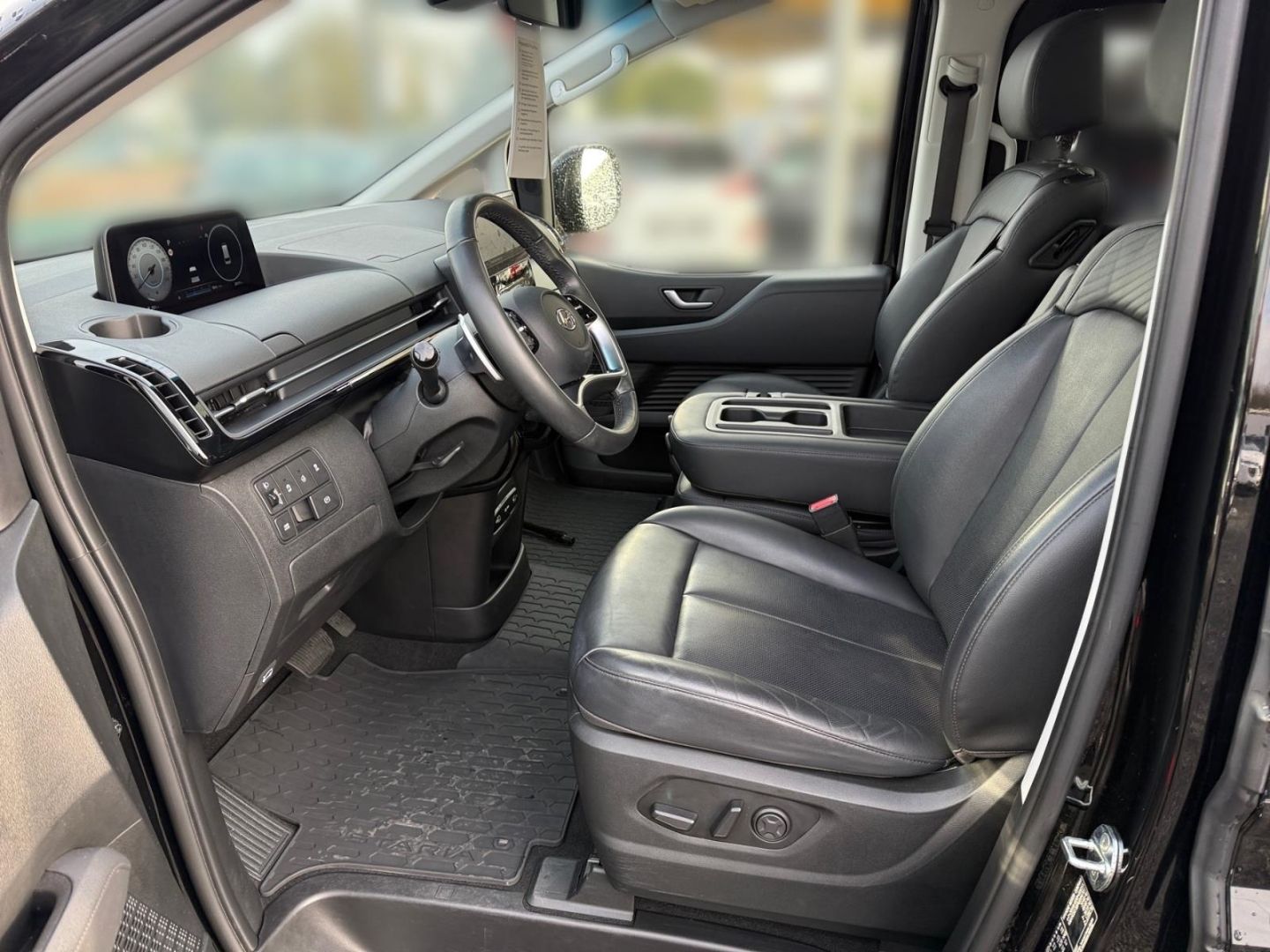 Fahrzeugabbildung Hyundai STARIA 2.2 CRdi 4WD Prime 9-Sitzer Allrad Leder