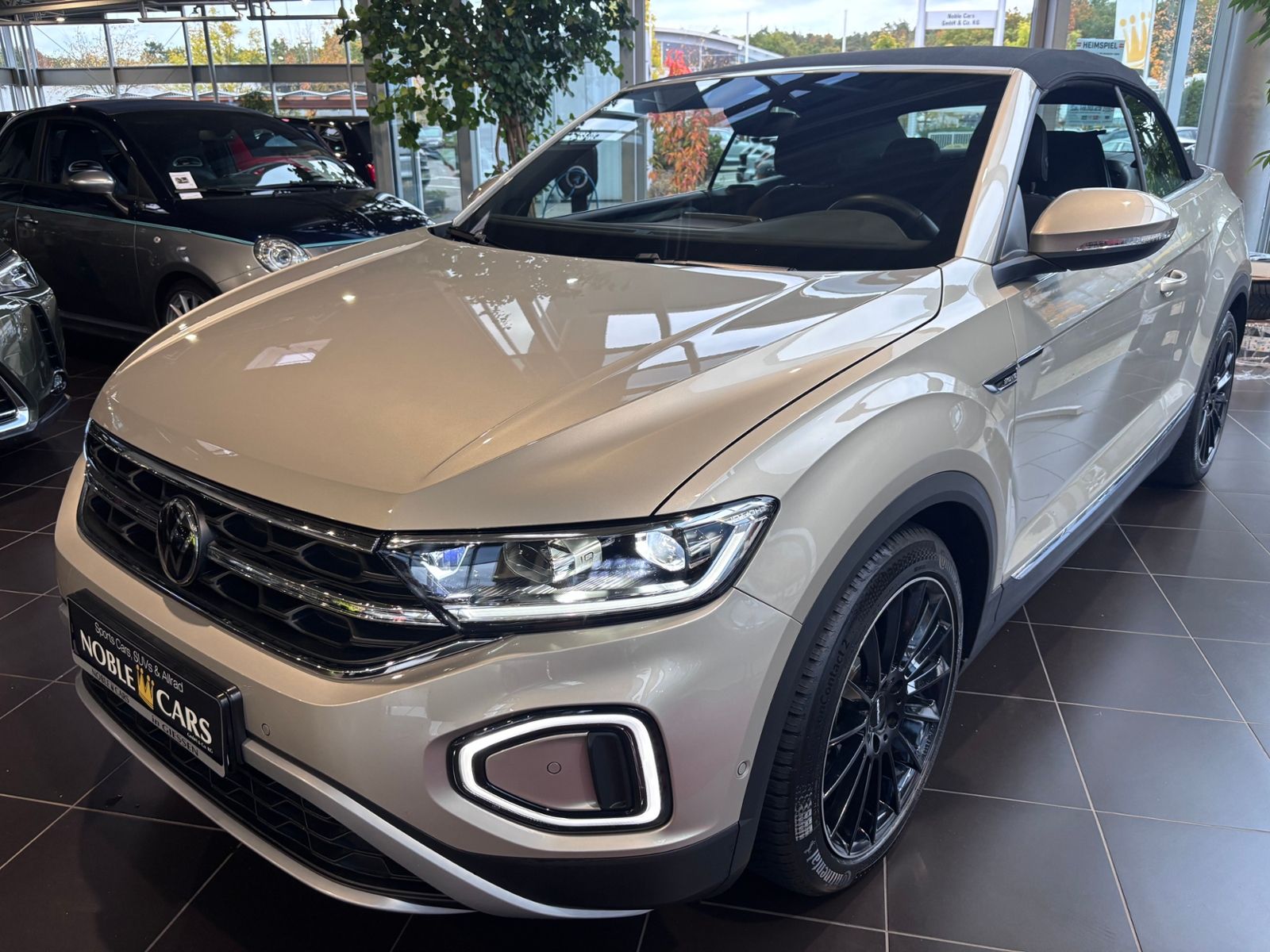 Fahrzeugabbildung Volkswagen T-Roc Cabriolet Move RFK LED NAVI ALU