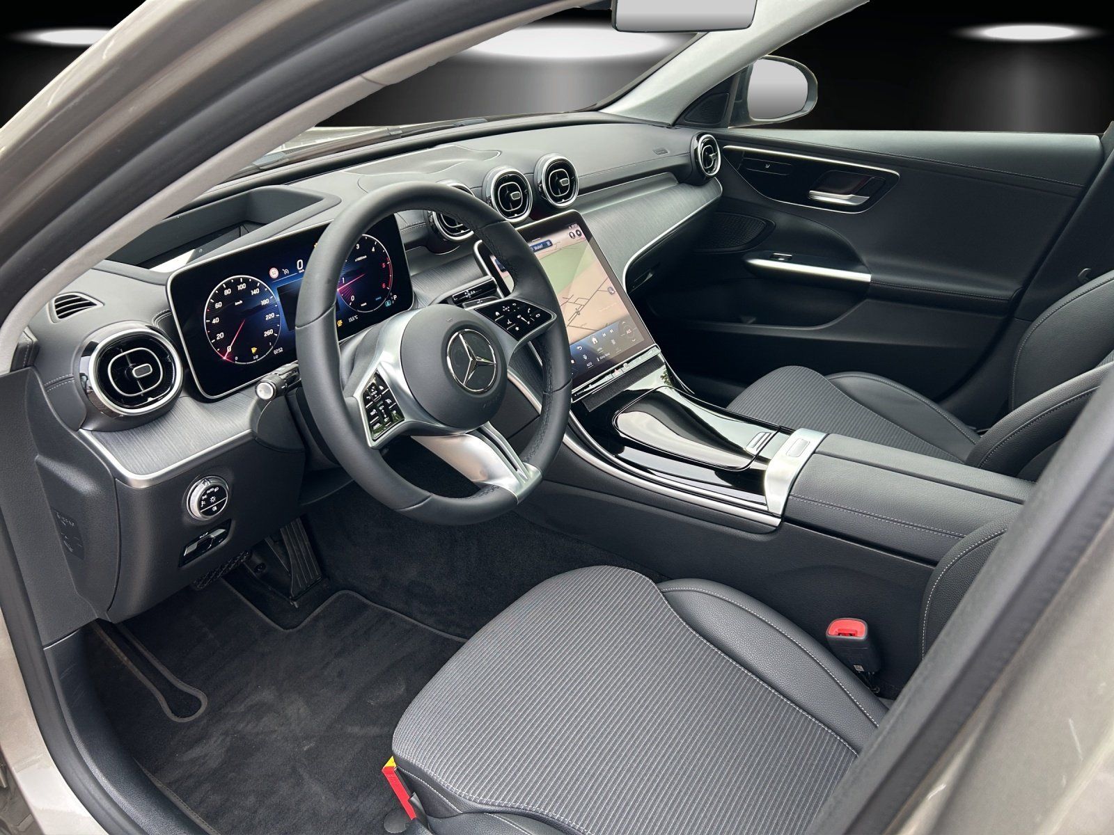 Fahrzeugabbildung Mercedes-Benz C 220d Avantgarde HUD KeyGo MBUX+ Night 4xSHZ DL